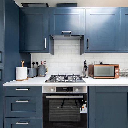 Cosy 1 Bed Apartment With Free Parking Close To Underground Station Zone 2 For Quick Access To Central London Up To 5 Guests מראה חיצוני תמונה