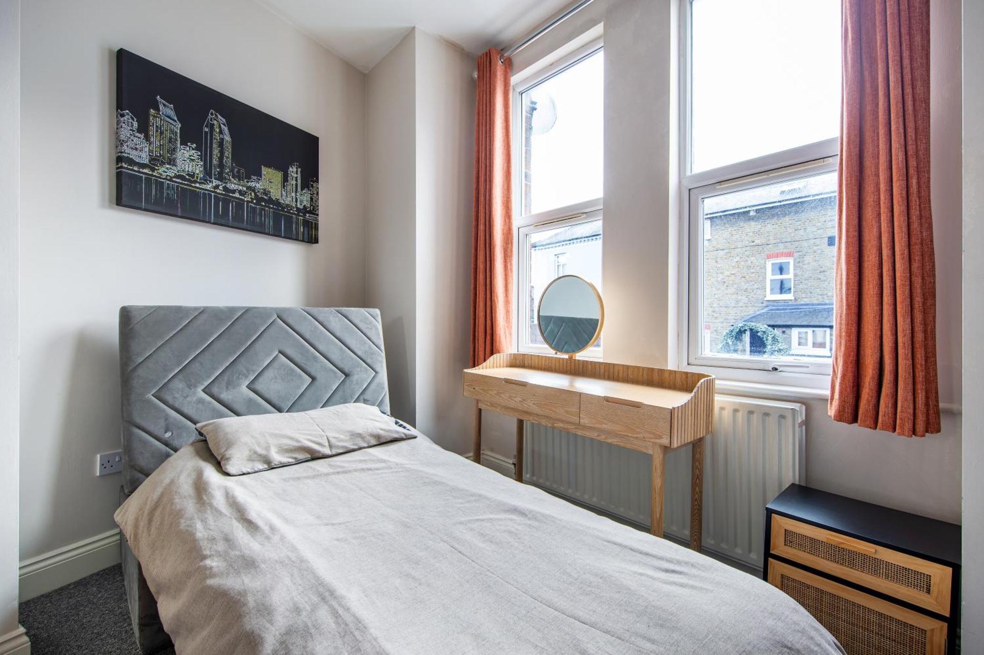 Cosy 1 Bed Apartment With Free Parking Close To Underground Station Zone 2 For Quick Access To Central London Up To 5 Guests מראה חיצוני תמונה