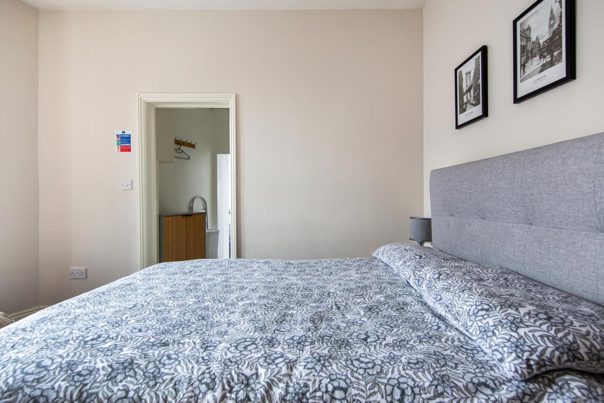 Cosy 1 Bed Apartment With Free Parking Close To Underground Station Zone 2 For Quick Access To Central London Up To 5 Guests מראה חיצוני תמונה